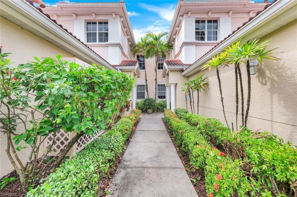 1778 Tarpon Bay Dr S 201, Naples, FL 34119-3