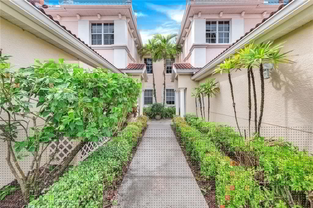 1778 Tarpon Bay Dr S 201, Naples, FL 34119-3