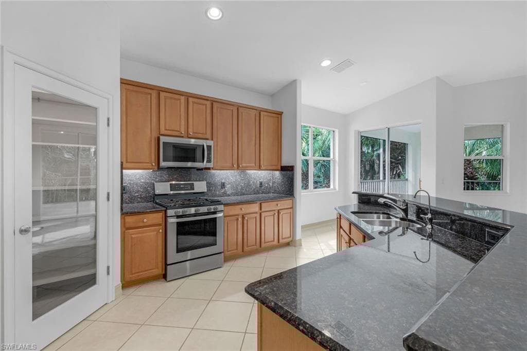 1778 Tarpon Bay Dr S 201, Naples, FL 34119-8