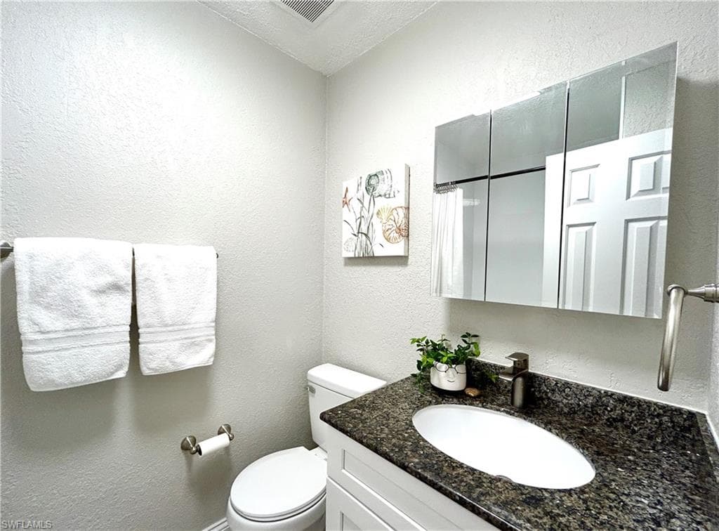 4635 Bayshore Dr P9, Naples, FL 34112-4