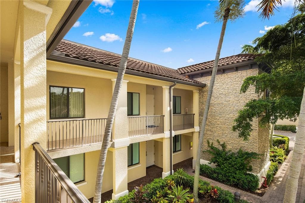 985 Sandpiper St I205, Naples, FL 34102-23