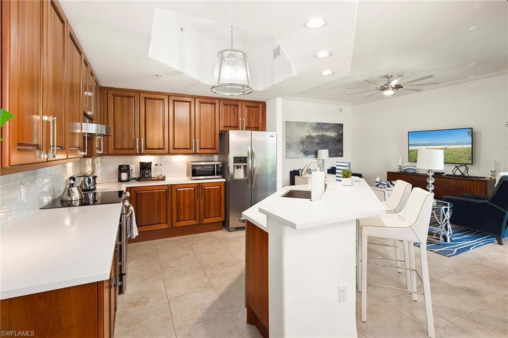 985 Sandpiper St I205, Naples, FL 34102-3