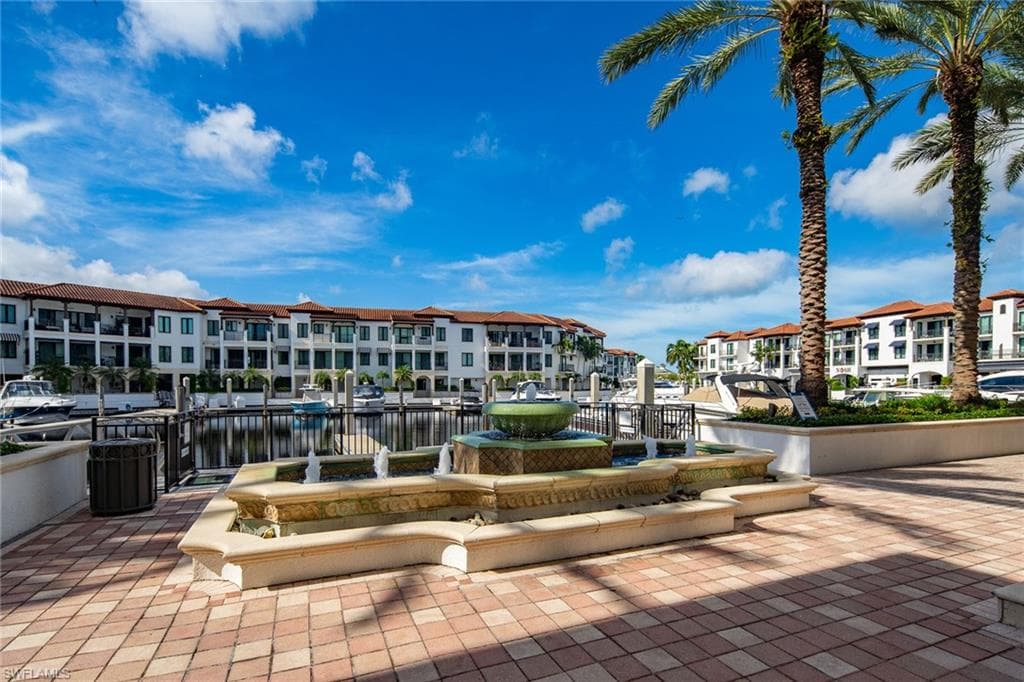 985 Sandpiper St I205, Naples, FL 34102-39