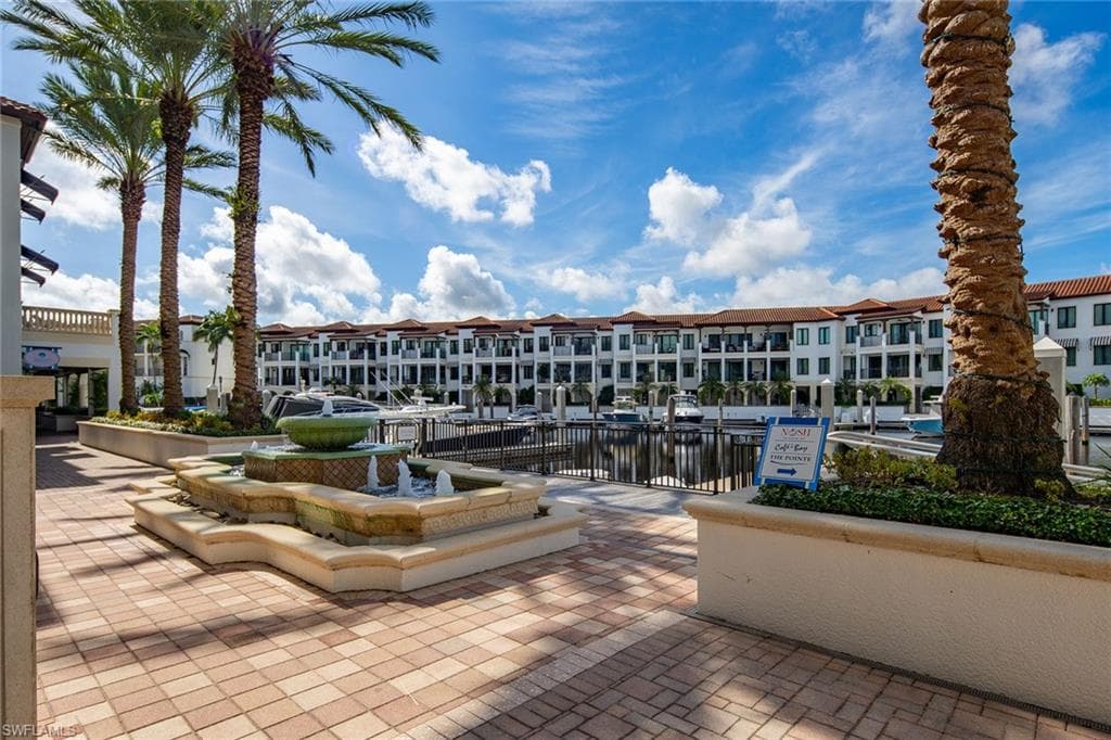 985 Sandpiper St I205, Naples, FL 34102-40