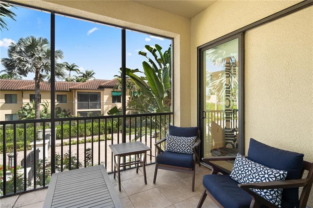 985 Sandpiper St I205, Naples, FL 34102-5