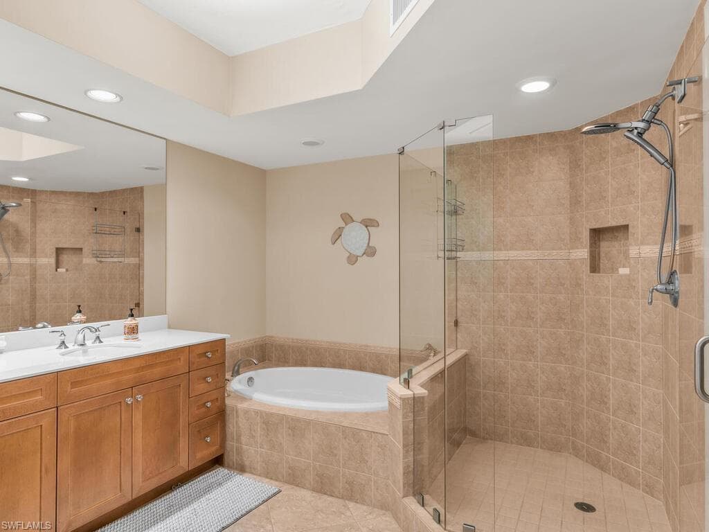 1065 Borghese Ln 1105, Naples, FL 34114-17