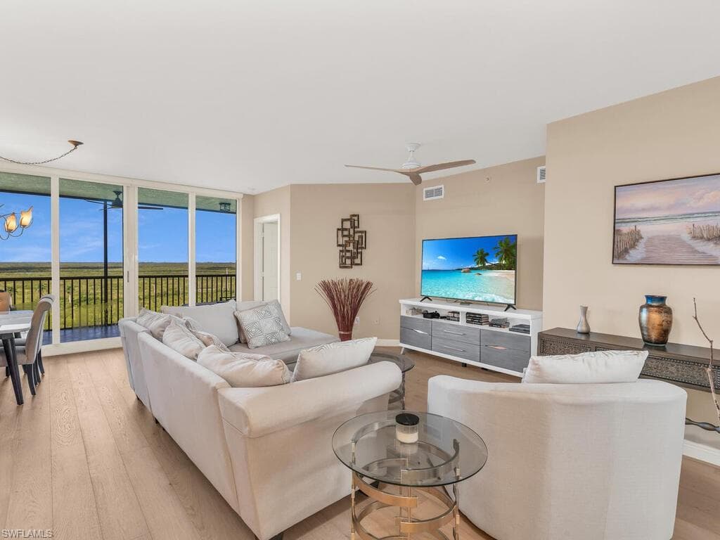 1065 Borghese Ln 1105, Naples, FL 34114-4