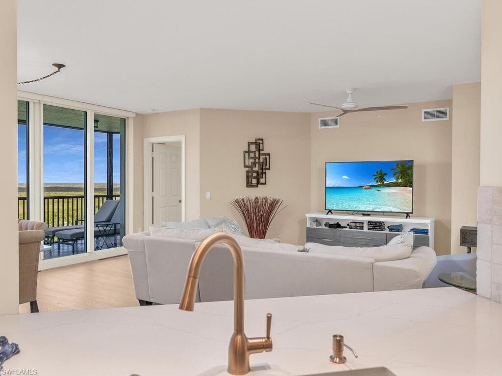 1065 Borghese Ln 1105, Naples, FL 34114-6