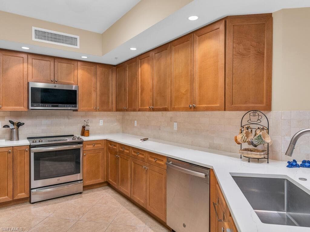 1065 Borghese Ln 1105, Naples, FL 34114-7