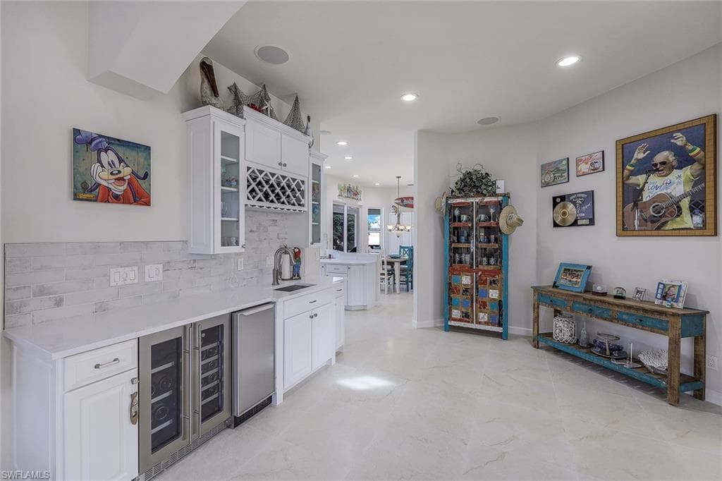 95 Anchor Ct, Marco Island, FL 34145-9