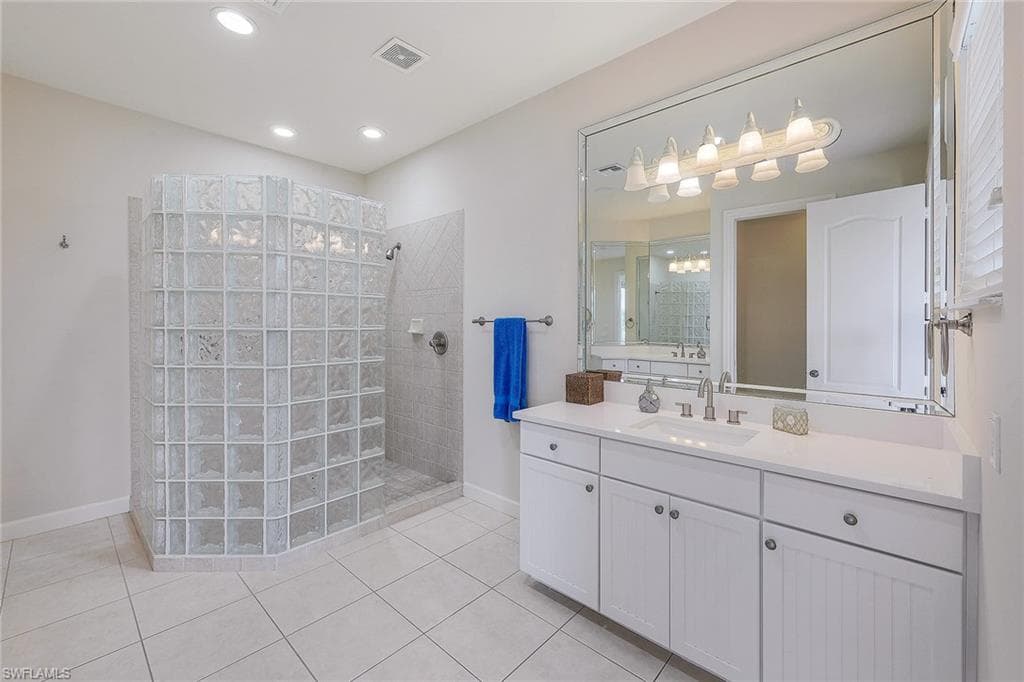 95 Anchor Ct, Marco Island, FL 34145-25