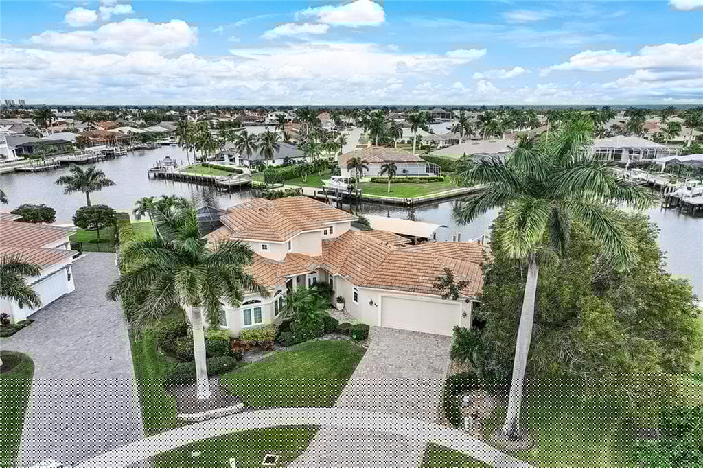 95 Anchor Ct, Marco Island, FL 34145-2