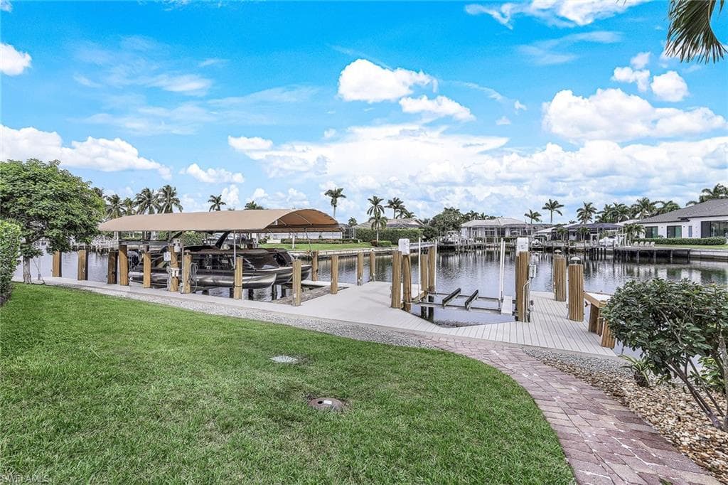 95 Anchor Ct, Marco Island, FL 34145-36