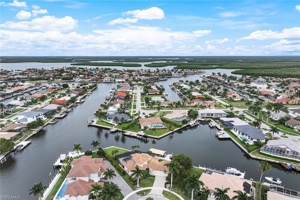 95 Anchor Ct, Marco Island, FL 34145-4