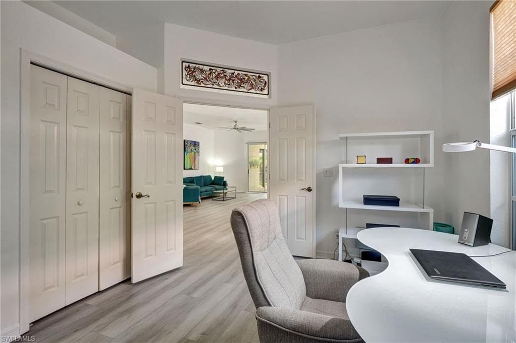 170 Vista Ln, Naples, FL 34119-9