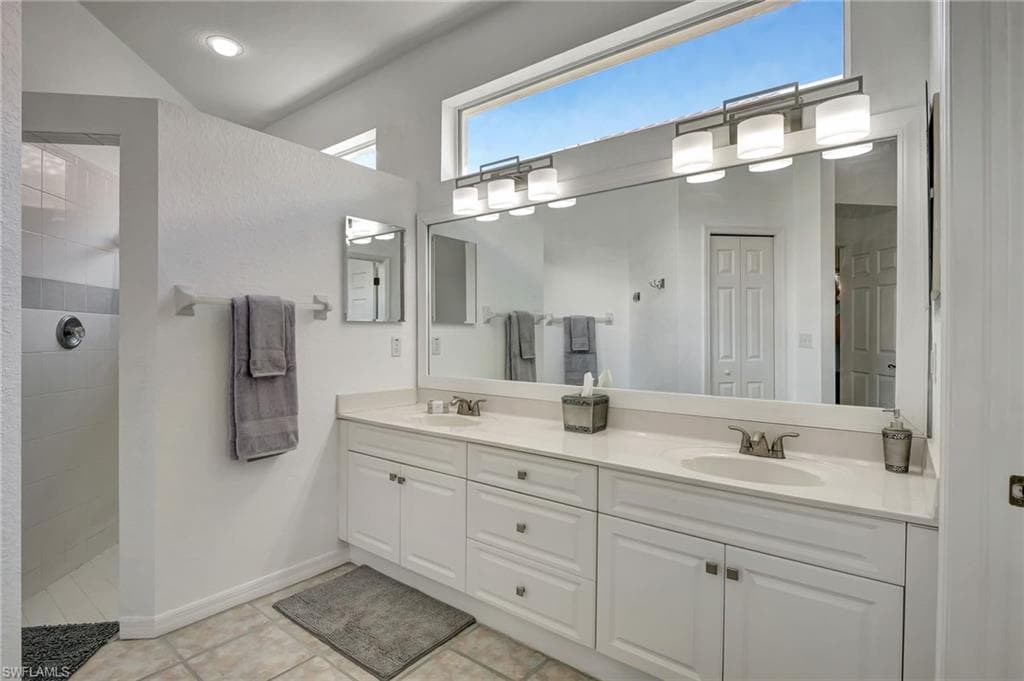 170 Vista Ln, Naples, FL 34119-13