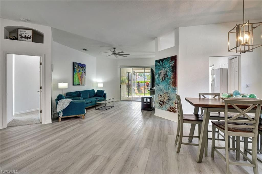 170 Vista Ln, Naples, FL 34119-1
