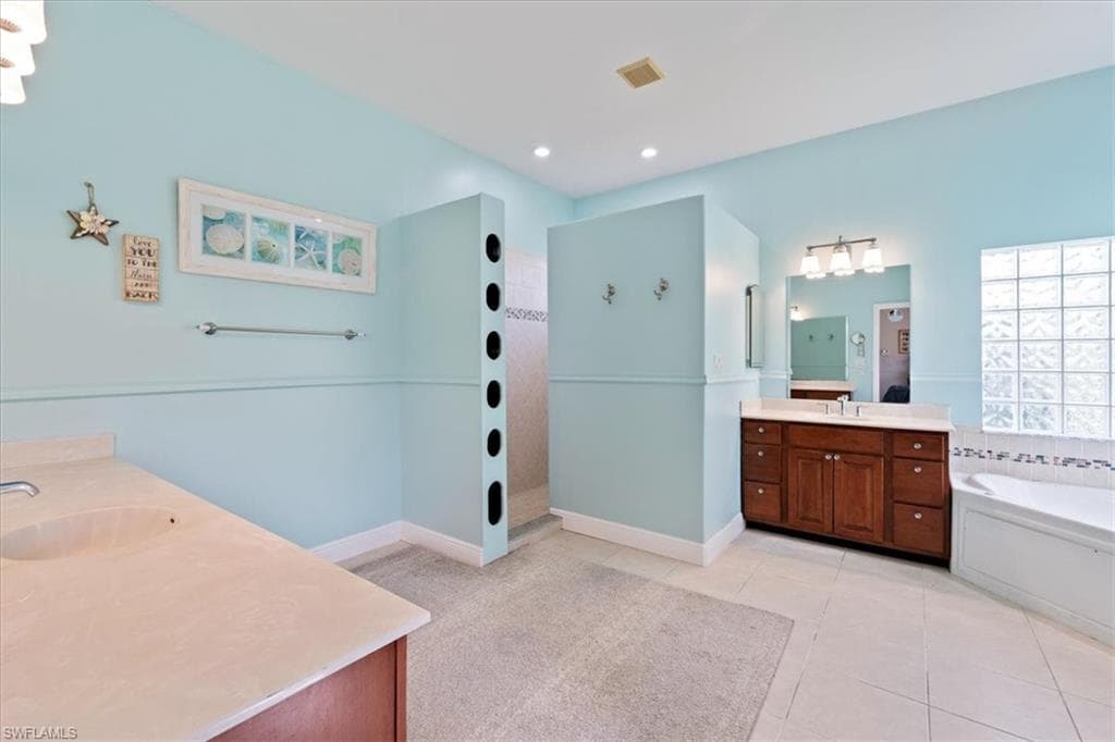 4281 68th Ave NE, Naples, FL 34120-23