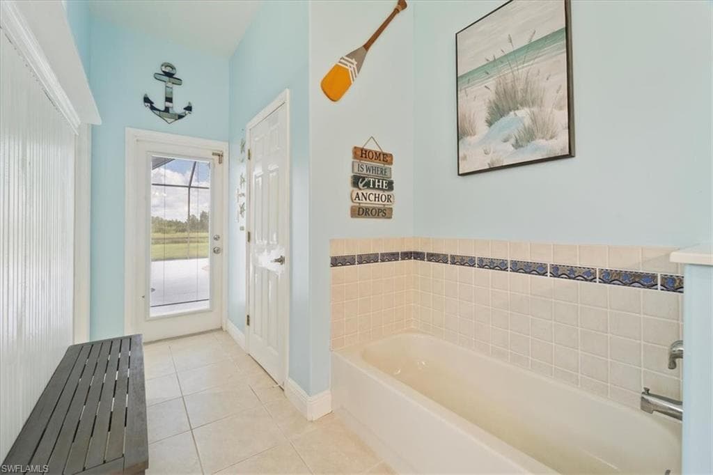 4281 68th Ave NE, Naples, FL 34120-31