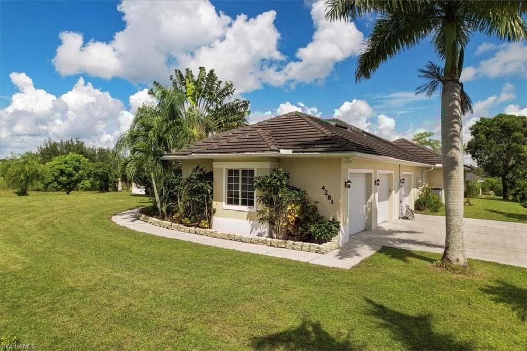 4281 68th Ave NE, Naples, FL 34120-38