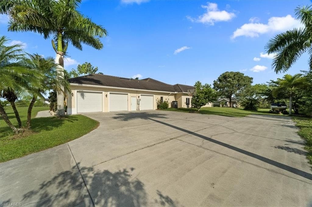 4281 68th Ave NE, Naples, FL 34120-5