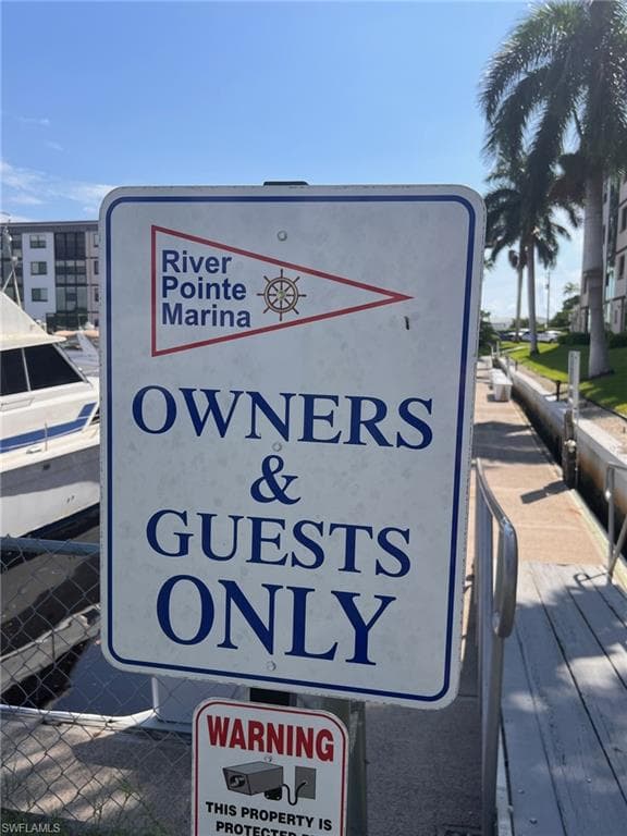 801 River Point Dr, Naples, FL 34102-12