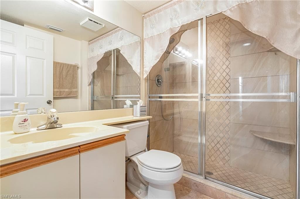 47 Bennington Dr 8-6, Naples, FL 34104-9