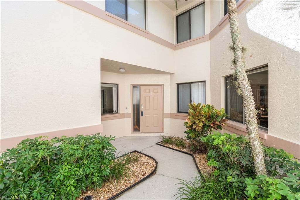 47 Bennington Dr 8-6, Naples, FL 34104-11