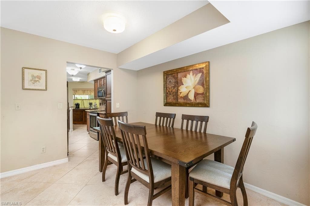 47 Bennington Dr 8-6, Naples, FL 34104-4