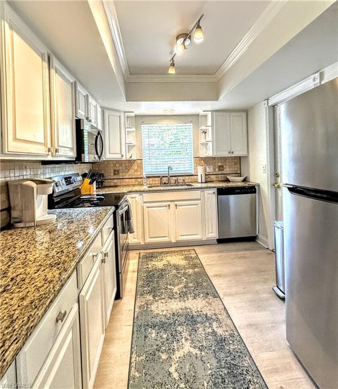 856 98th Ave N, Naples, FL 34108-10