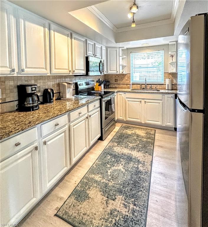 856 98th Ave N, Naples, FL 34108-11
