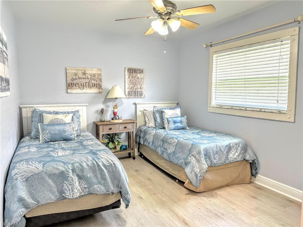 856 98th Ave N, Naples, FL 34108-12