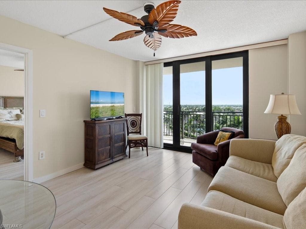 180 Seaview Ct 804, Marco Island, FL 34145-9