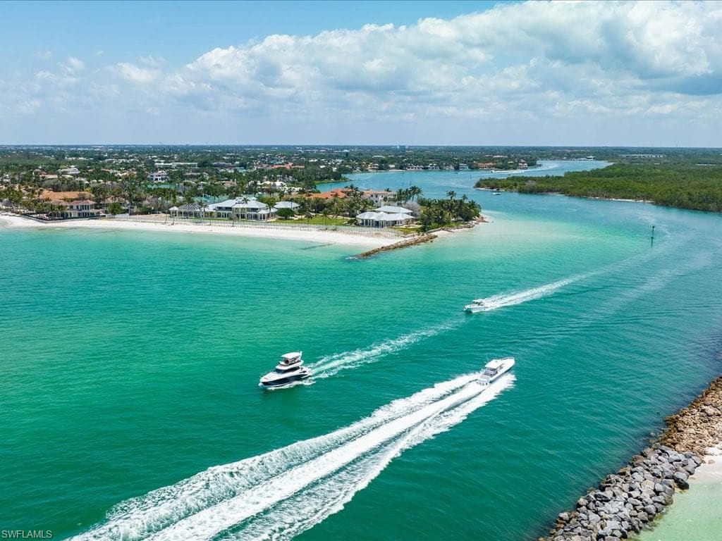 453 18th Ave S, Naples, FL 34102-34