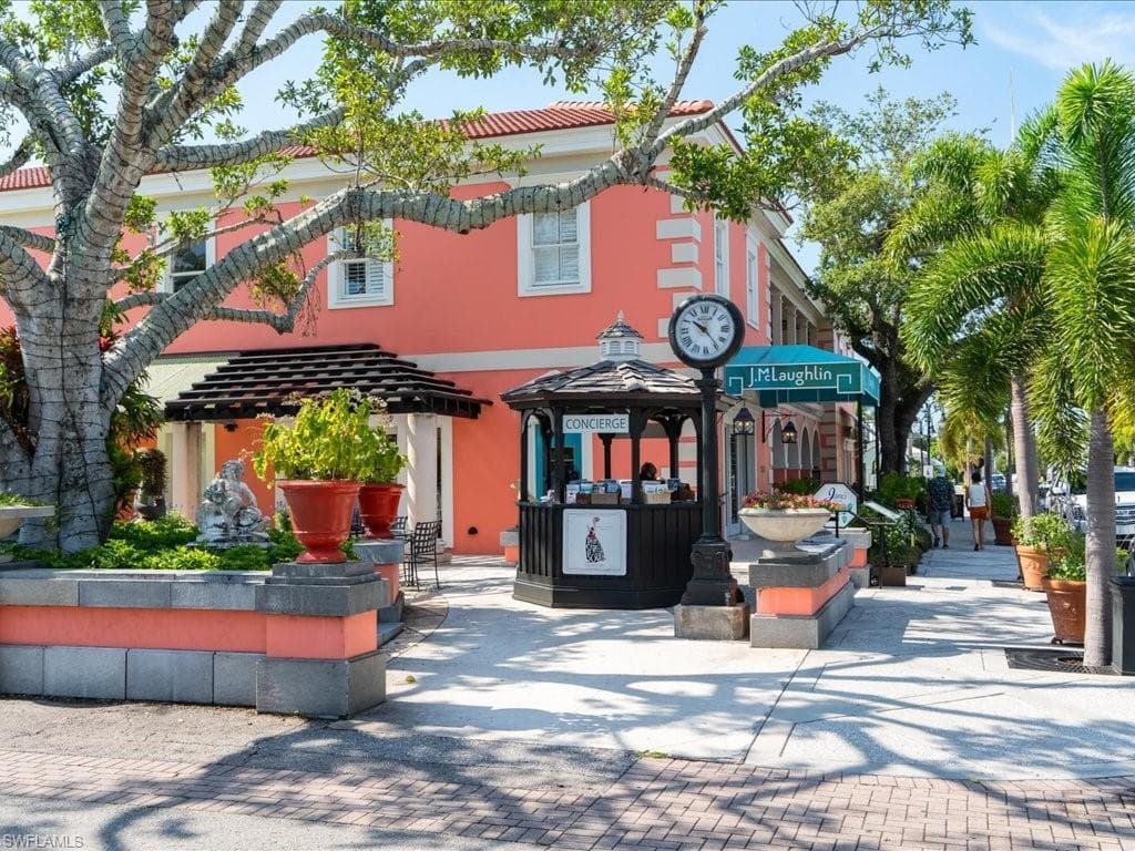 453 18th Ave S, Naples, FL 34102-42