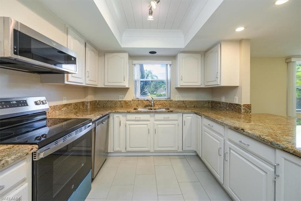 1510 Imperial Golf Course Blvd 114, Naples, FL 34110-9