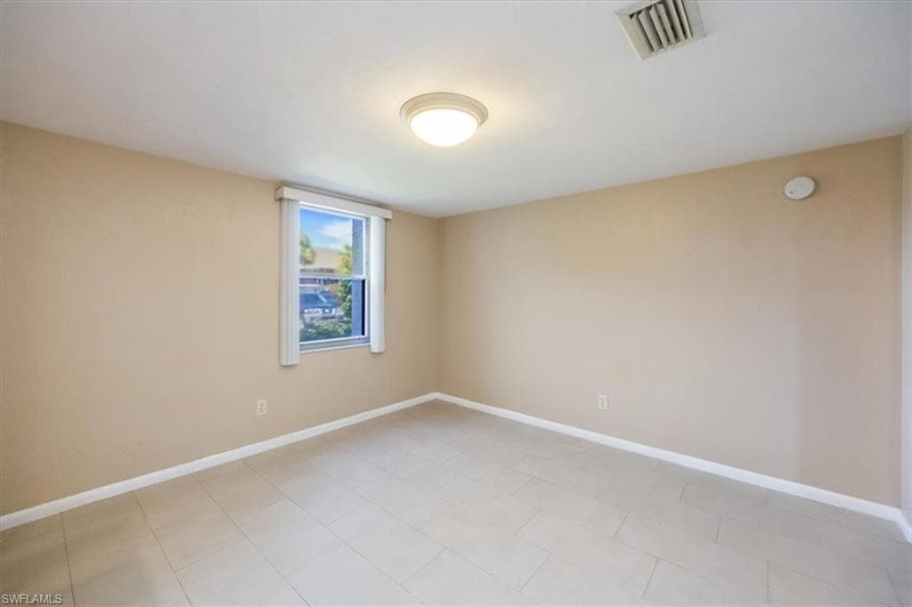 1510 Imperial Golf Course Blvd 114, Naples, FL 34110-14