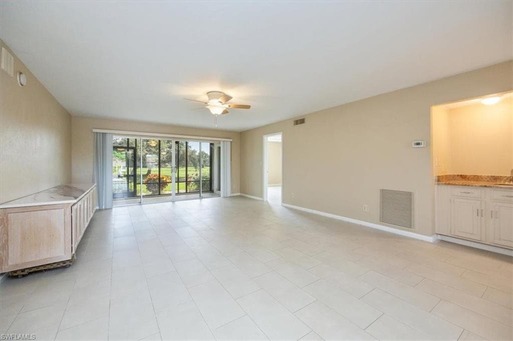 1510 Imperial Golf Course Blvd 114, Naples, FL 34110-3