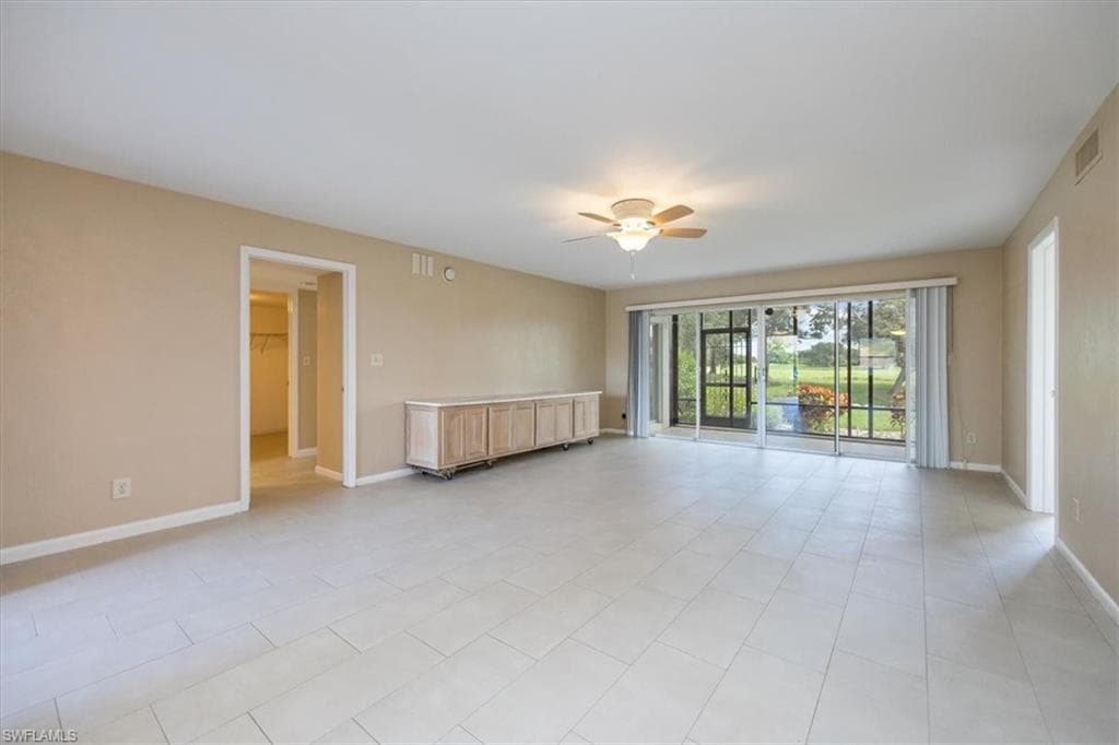 1510 Imperial Golf Course Blvd 114, Naples, FL 34110-4