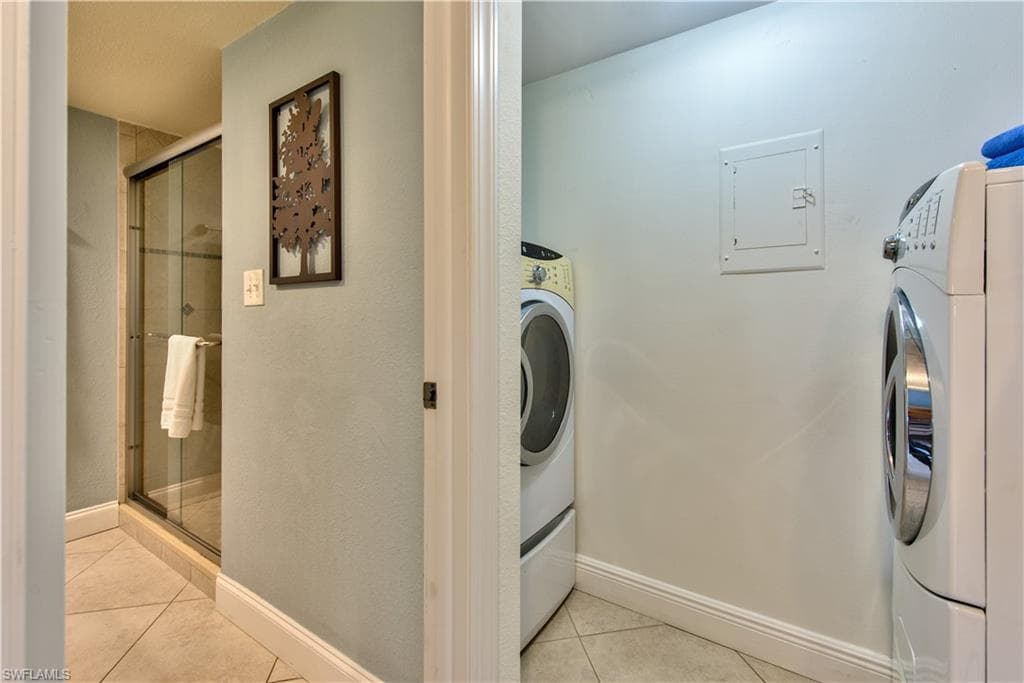 190 Pebble Beach Blvd 205, Naples, FL 34113-19