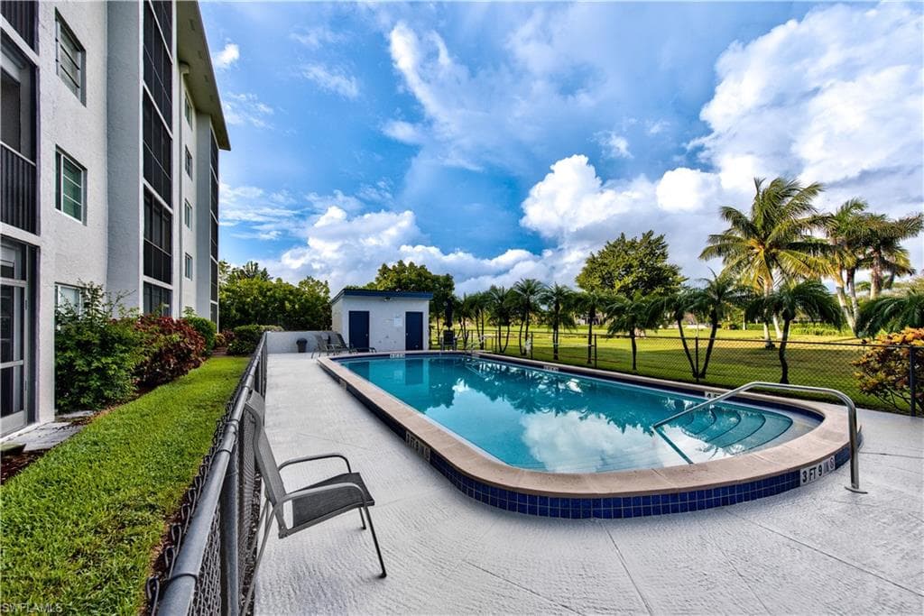 190 Pebble Beach Blvd 205, Naples, FL 34113-21