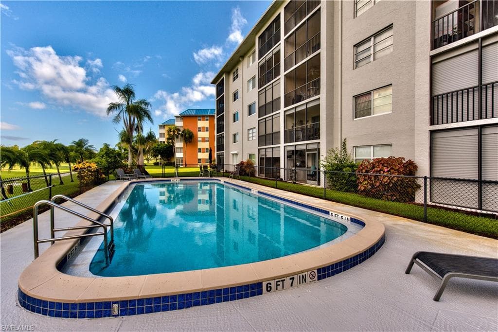 190 Pebble Beach Blvd 205, Naples, FL 34113-22