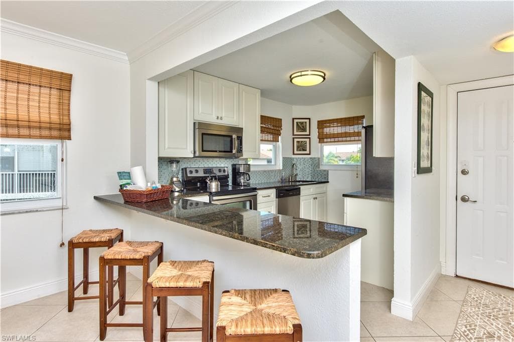 190 Pebble Beach Blvd 205, Naples, FL 34113-2