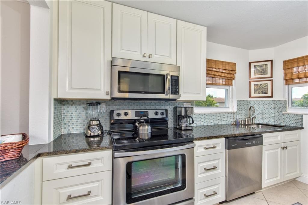 190 Pebble Beach Blvd 205, Naples, FL 34113-3