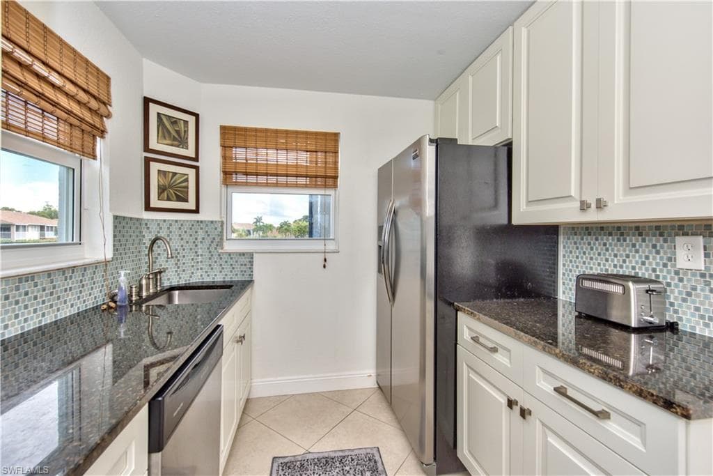 190 Pebble Beach Blvd 205, Naples, FL 34113-4