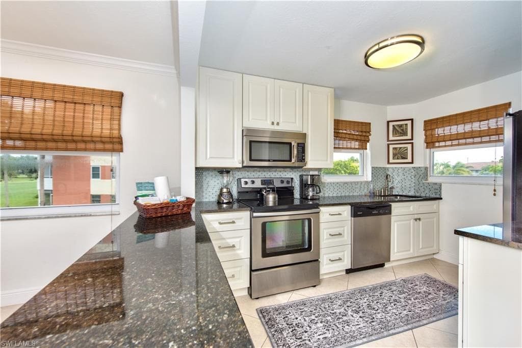 190 Pebble Beach Blvd 205, Naples, FL 34113-5