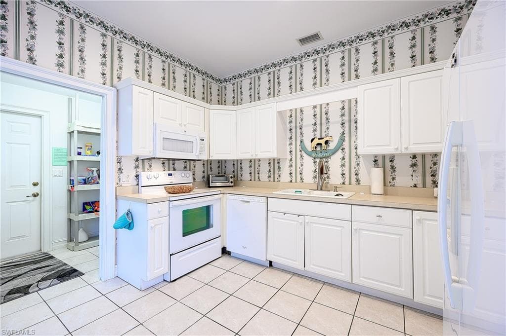 8515 Chase Preserve Dr, Naples, FL 34113-15