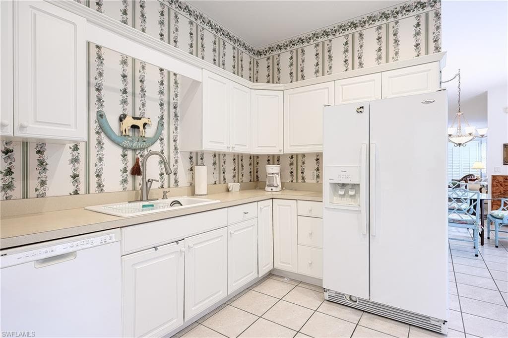 8515 Chase Preserve Dr, Naples, FL 34113-17