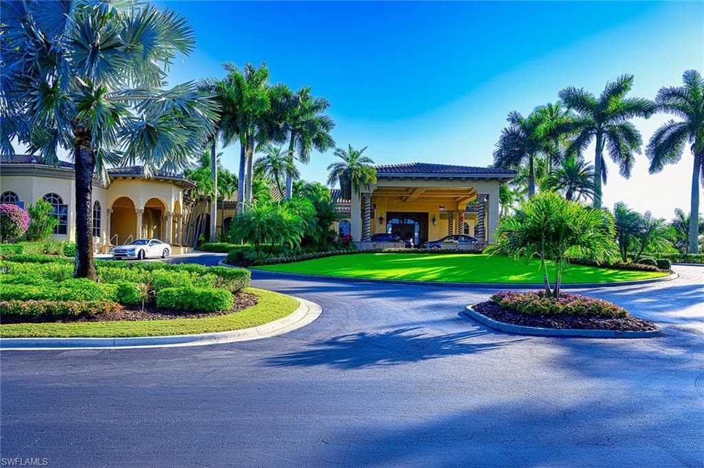 8515 Chase Preserve Dr, Naples, FL 34113-36