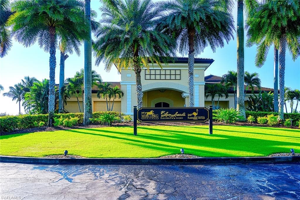 8515 Chase Preserve Dr, Naples, FL 34113-39